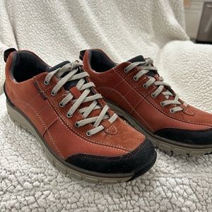 Clarks Wave Walk Lace Up Women’s Waterproof Hiking Casual Shoe